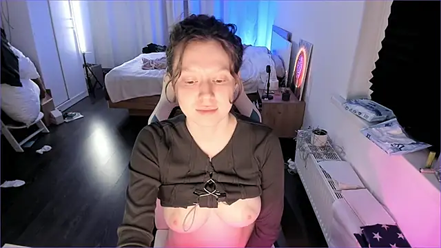 Viktoria_Oliverr live sex cam