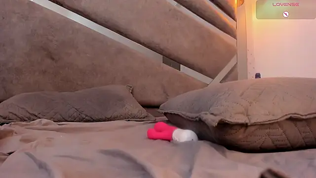 Lilyh_Zulu's cam snapshot