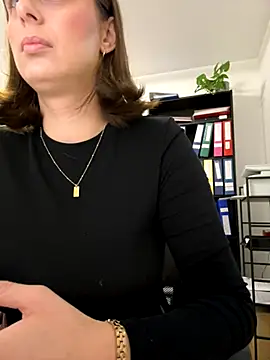 Hii_Lolla live sex cam