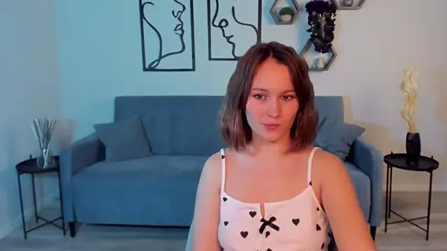 BritnieCute live sex cam