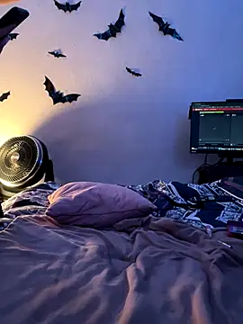 Nina-Chick777 live sex cam