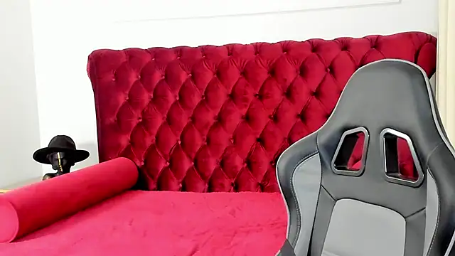 NaomiBlakes's cam snapshot