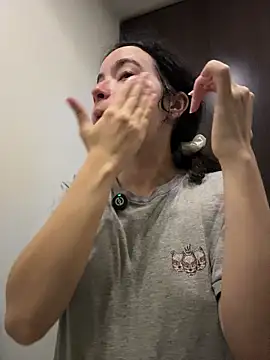 Antoniart_ live sex cam