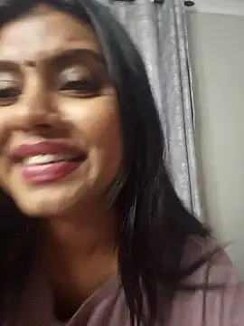 Indian_GlowingMiax live sex cam