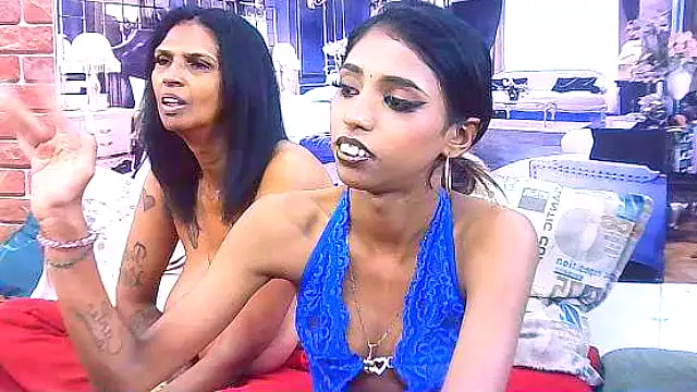 IndianSexySlender live sex cam