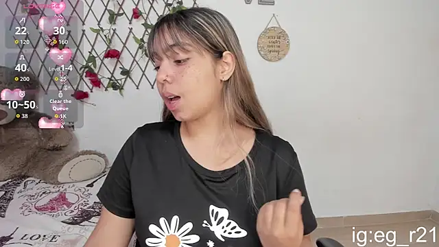 emma_grays2's cam snapshot