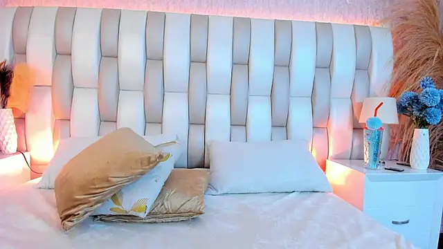 Ari_lynn_'s cam snapshot