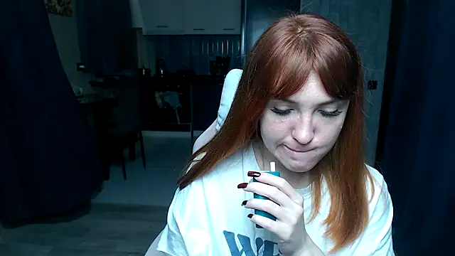 Reginasmilee live sex cam