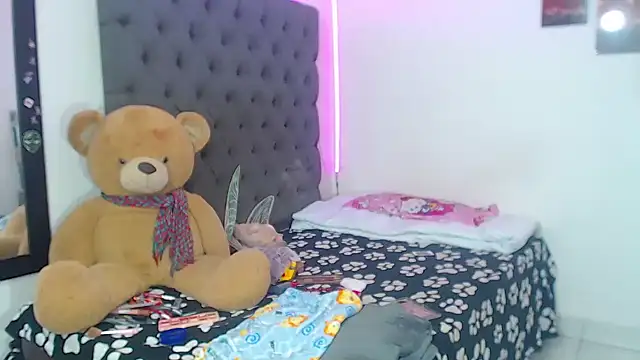 lucianadolll live sex cam