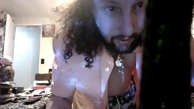 BobbyQ29 live sex cam