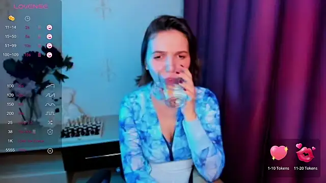 KindHazelHere_'s cam snapshot