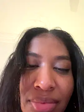 IamCrystal2 live sex cam