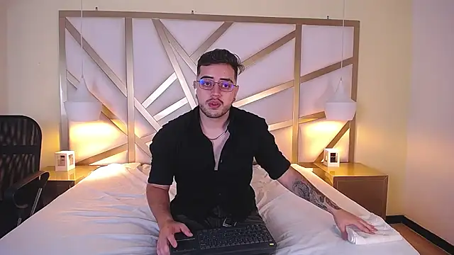 Ethan_Greys's cam snapshot