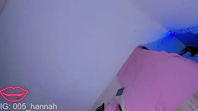 Hannahsmit live sex cam