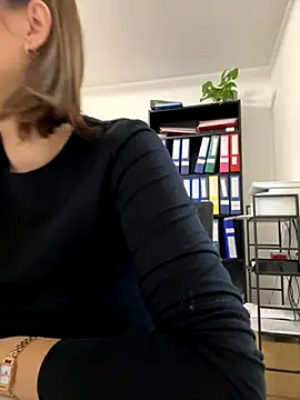 Hii_Lolla live sex cam