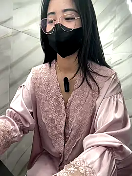 Voyerra_g live sex cam