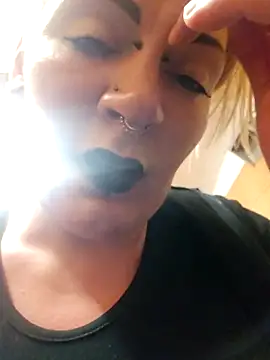 PinkTheHawk live sex cam