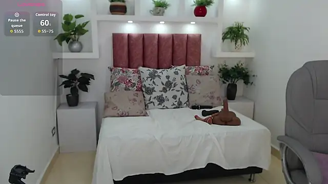 Milaa_Star_ live sex cam