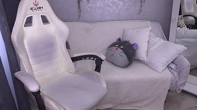 KiraGrayy live sex cam