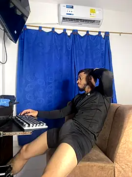 Kylian_Alessandro live sex cam