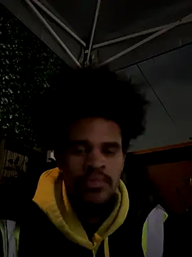 Mrmakeherwet_Tez live sex cam