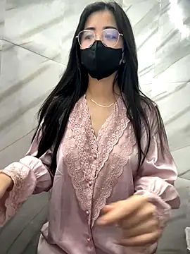 Voyerra_g live sex cam