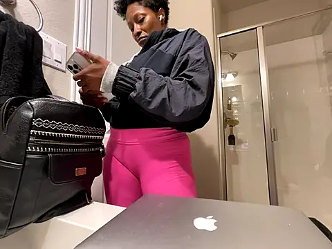 wynterheat live sex cam