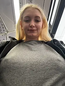 Milkyy_wway live sex cam