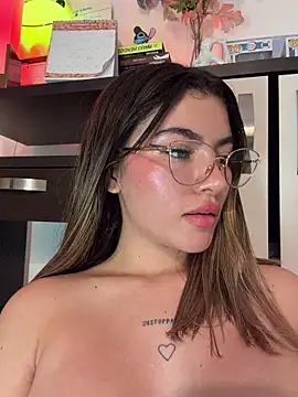 Your_Honeey live sex cam