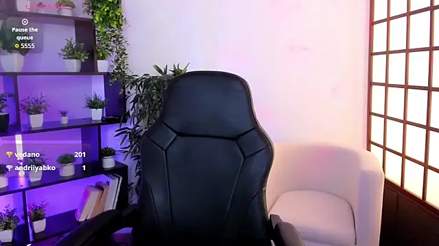 KristineBeauty live sex cam