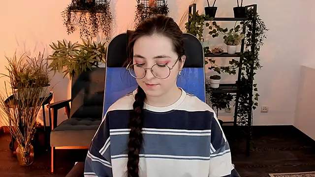 VirtuallVoyant live sex cam