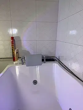 Maxim-Walker live sex cam