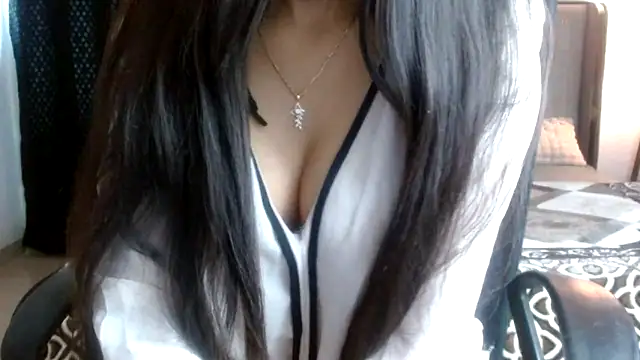 Mini_Meera's cam snapshot