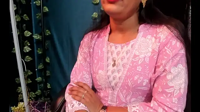 Forever_Love2025's cam snapshot