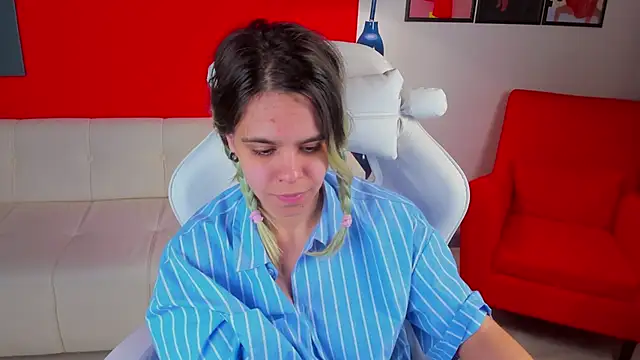 LiraBelle's cam snapshot