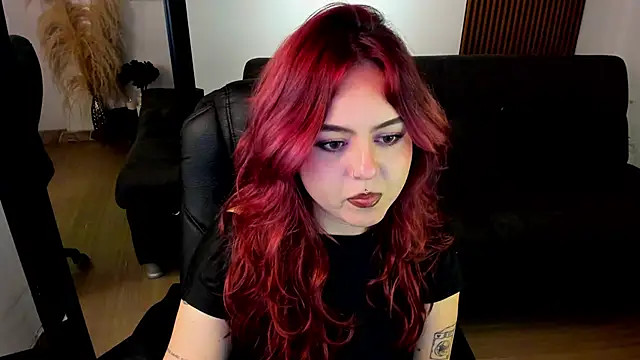 crimson_velvettt's cam snapshot