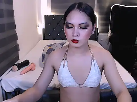 sylvannia_cumslut live sex cam