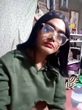 yovana13 live sex cam