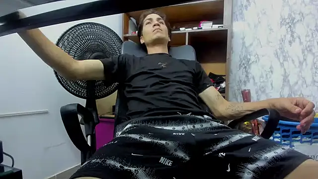 StevenHumps live sex cam