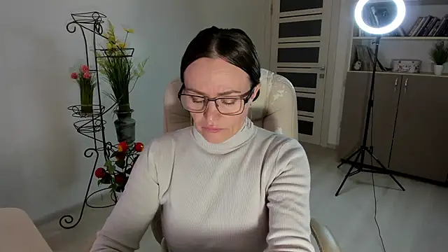 Vika73 live sex cam