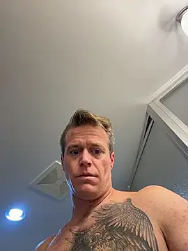 DILFiGuess1's cam snapshot