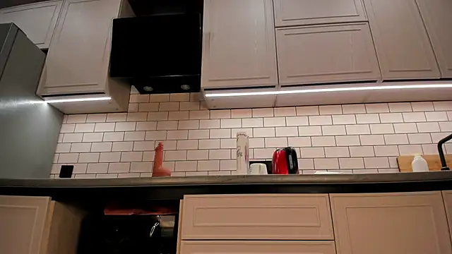 NessaDay live sex cam