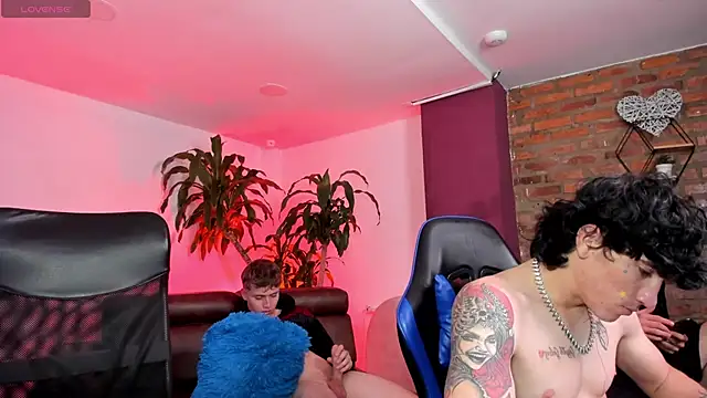 Handsomeboyss19's cam snapshot