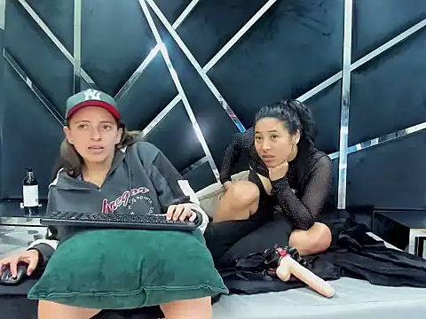 Alyssa_Noah live sex cam