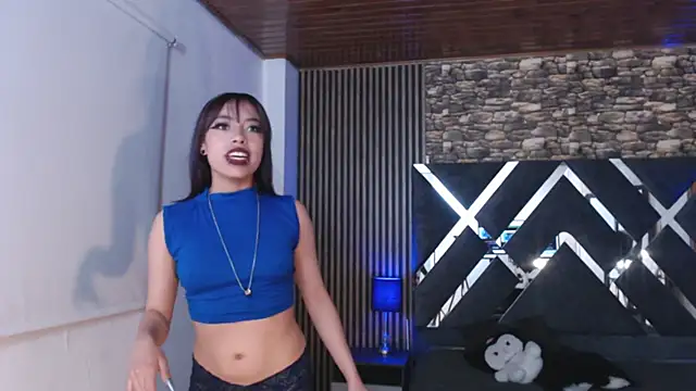 aurora_and_trixx live sex cam