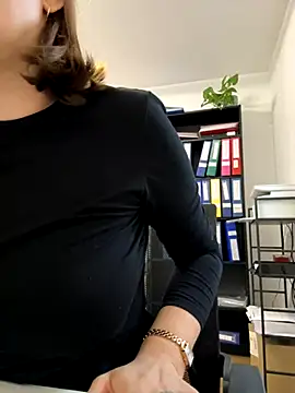 Hii_Lolla live sex cam