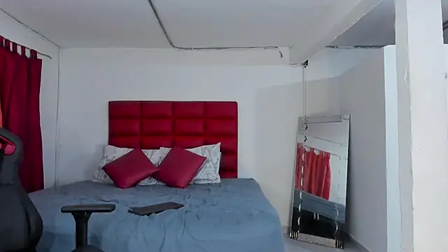 LyonGallego_ live sex cam