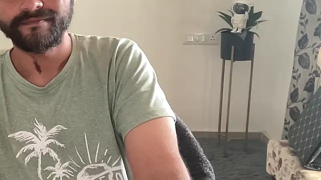 MakeMeAwareAah's cam snapshot