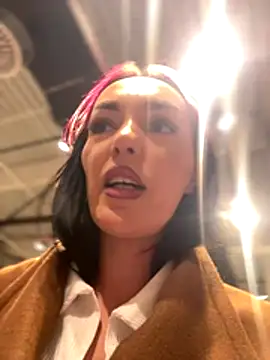 MeganFoxiy's cam snapshot