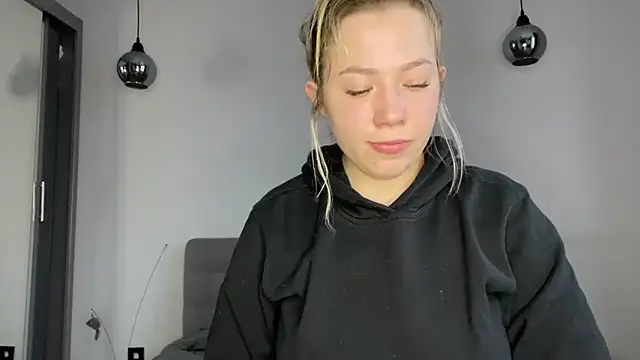 Embersweetbunny live sex cam